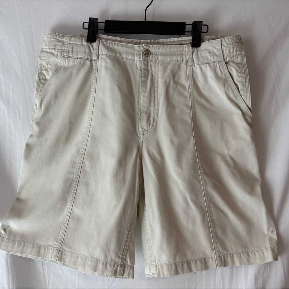 Tommy Bahama Cream Flat Front Shorts with Relaxed Fit